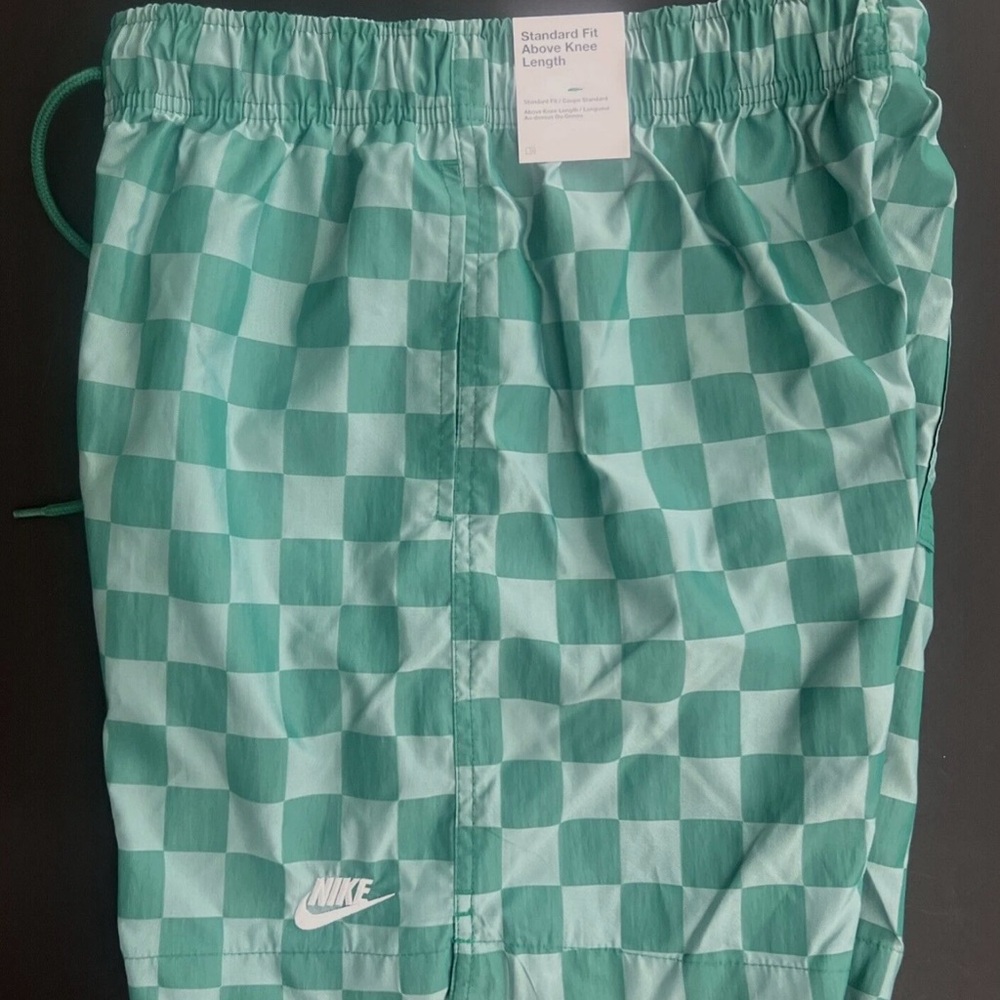 Mens Size Small Nike Teal Checkered Shorts NEW